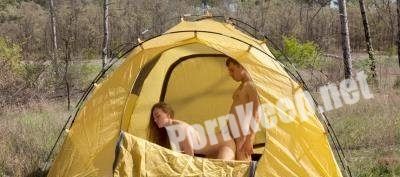 [ClubSeventeen] 2018-08-20 Alex Diaz - Horny young couple fucking in a tent (FullHD 1080p, 1.69 GB)
