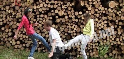 [Dangerous-girls] Sneaker torture im Wald (HD 720p, 325 MB)