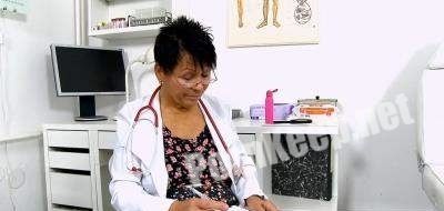 [spermhospital] Elma C - Big breasted doctor granny Elma prostate check-up (HD 720p, 1.13 GB)