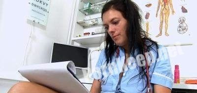 [spermhospital] Pippa B - Lean Milf nurse Pippa big cock tugjob and blowjob (HD 720p, 1.22 GB)