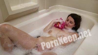 [ManyVids] KCupQueen - Cumming In The Bubble Bath (FullHD 1080p, 259 MB)