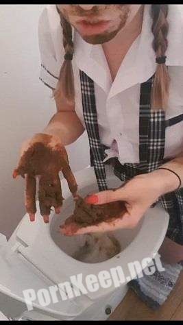 [ScatShop] CremeDeLaJen - Schoolgirl plays with poop out of toilet (UltraHD 2K 1280p, 733 MB)