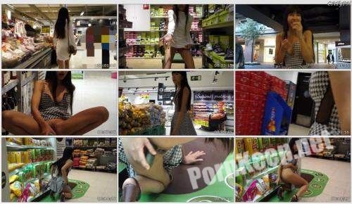[ManyVids] Littlesubgirl (Fucks Cucumber and Squirts In Supermarket) (FullHD 1080p, 2.26 GB)