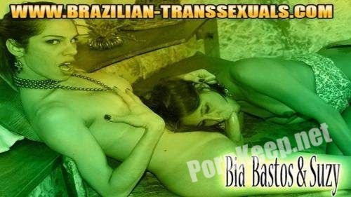 [Brazilian-Transsexuals] Bia Bastos Loves Suzy's Wet Pussy! (2009) / Louie Damazo, Grooby Productions (HD 720p, 597 MB)