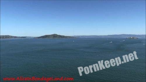 [AliceInBondageland] Golden Gate Bridge Public Humiliation Bondage - The Walk Of Shame / Humiliation (FullHD 1080p, 2.24 GB)