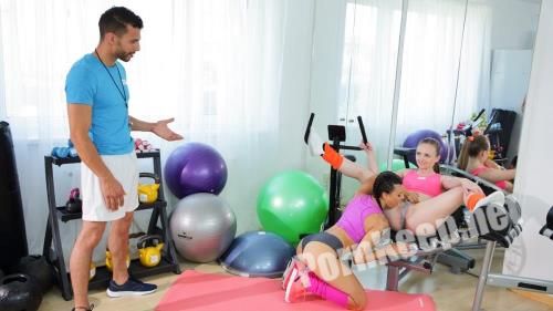 [FitnessRoom, SexyHub] Lillie Star, Lady Bug - Milf and petite nymph gym threesome (SD 480p, 170 MB)