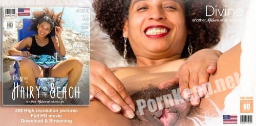 [Mature.nl] Divine (41) - Hairy Divine loves to flash on the beach / 14014 (FullHD 1080p, 2.17 GB)