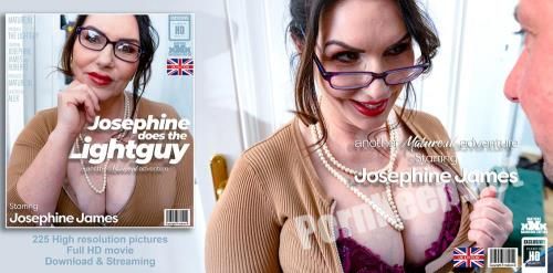 [Mature.nl] Josephine James (EU) (54), Roberto (35) - The lightguy on a movieset gets a shot big breasted MILF Josephine James / 14459 (FullHD 1080p, 1.28 GB)