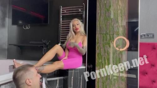 [MistressSaida] Worship Sweatty Snikers And Feet From Gym And Get Ballbusted (HD 720p, 140 MB)