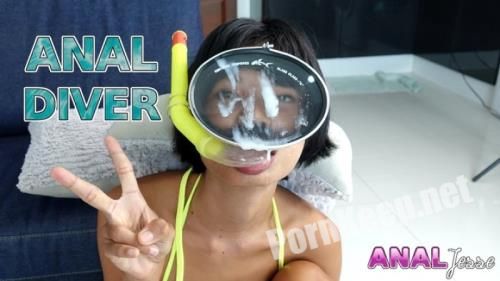 [AnalJesse, ManyVids] Anal Jesse - Anal Diver Gets Her Asian Ass Stretched (FullHD 1080p, 1.05 GB)