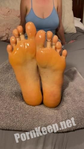 GingersToesies - Soles Being Covered in Oil (FullHD 1080p, 187.64 MB)
