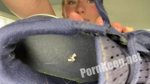 Goddessxoally - POV - Making You Sniff My Stinky Runners (FullHD 1080p, 956.33 MB)
